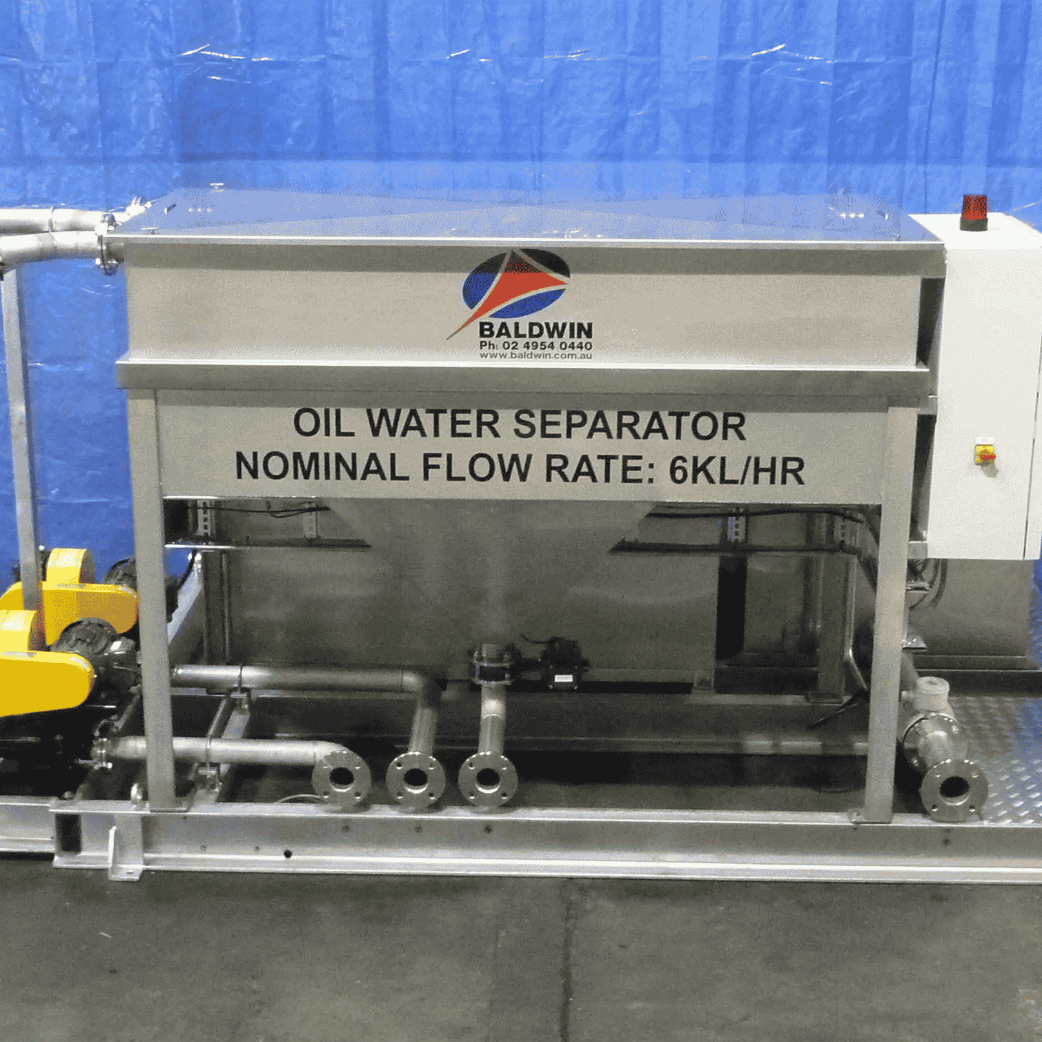 Compact coalescing plate separator designed for efficient oil and water separation in small-scale applications.